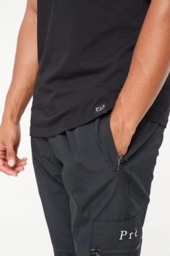 AW20 Essential T-Shirt - Black NEW IN