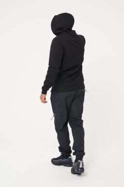 AW20 Essential Hood - Black